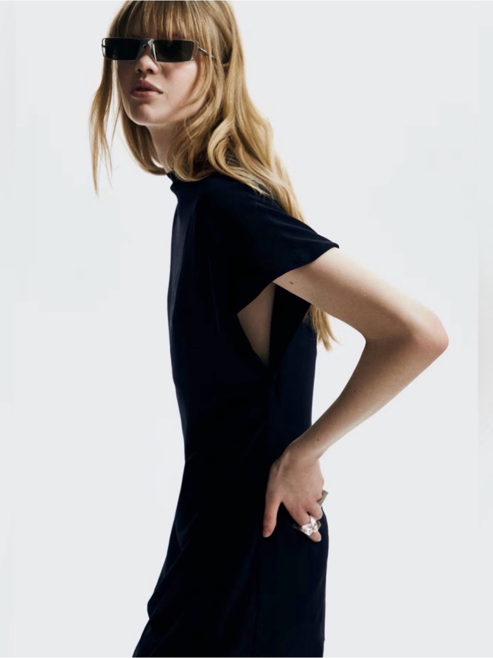 H&M Minidress Sz L ruched sides black PERFECT LBD - Picture 3 of 5